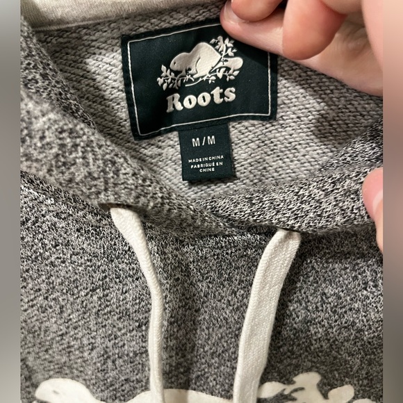 Roots hoodie women’s size m - Picture 3 of 4